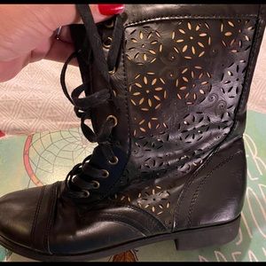 Women’s Black/ Gold Booties  Sz 8